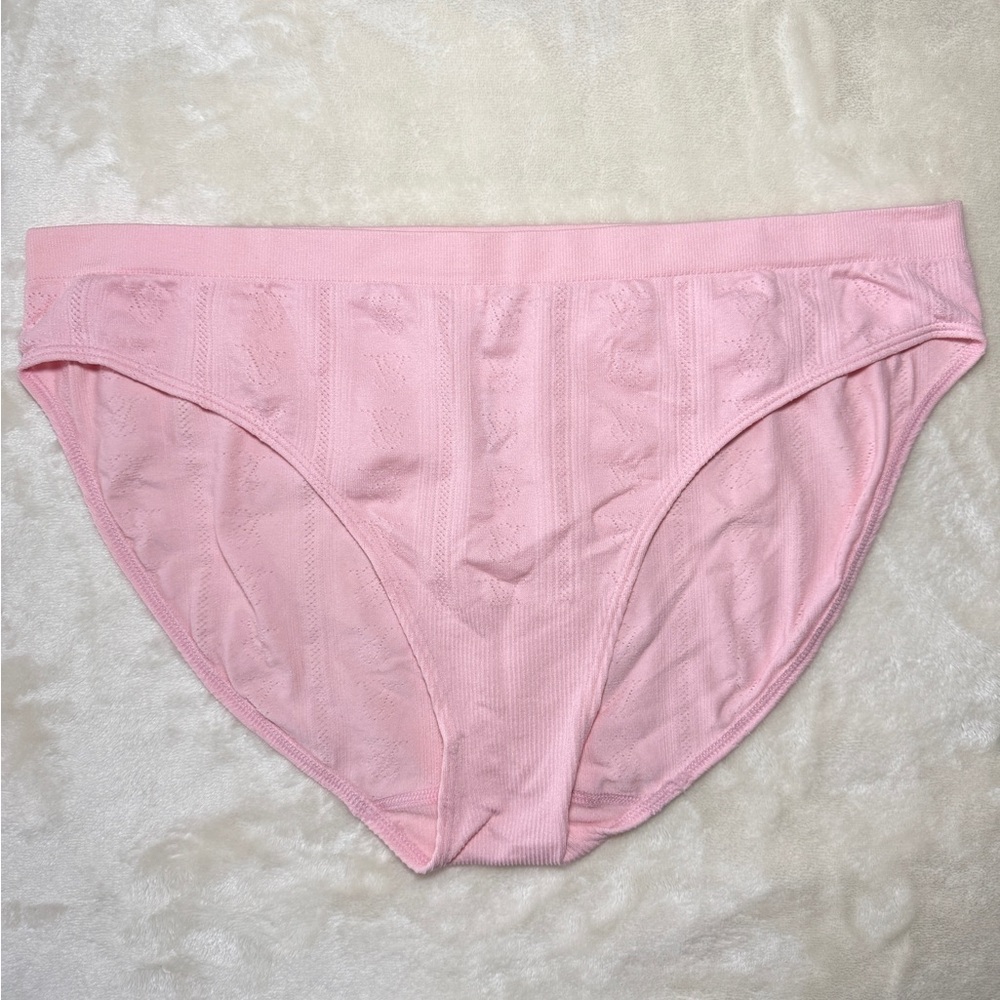 Victoria's Secret Seamless Bikini Panty Peach Pink Size L